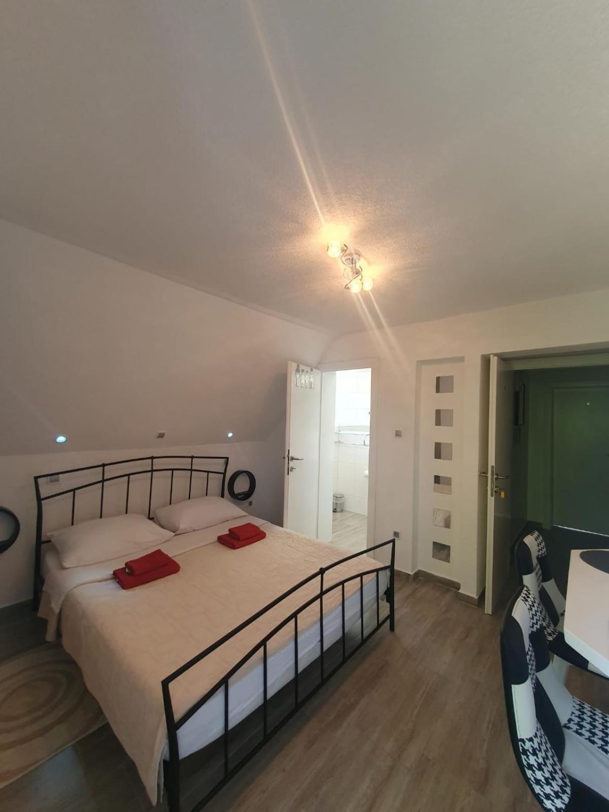 Guesthouse Nikola Plitvička Jezera Eksteriør bilde