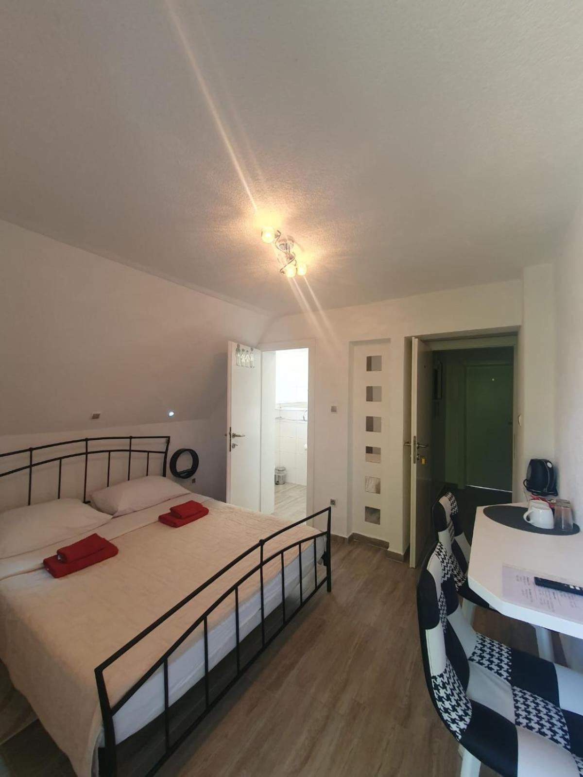 Guesthouse Nikola Plitvička Jezera Eksteriør bilde