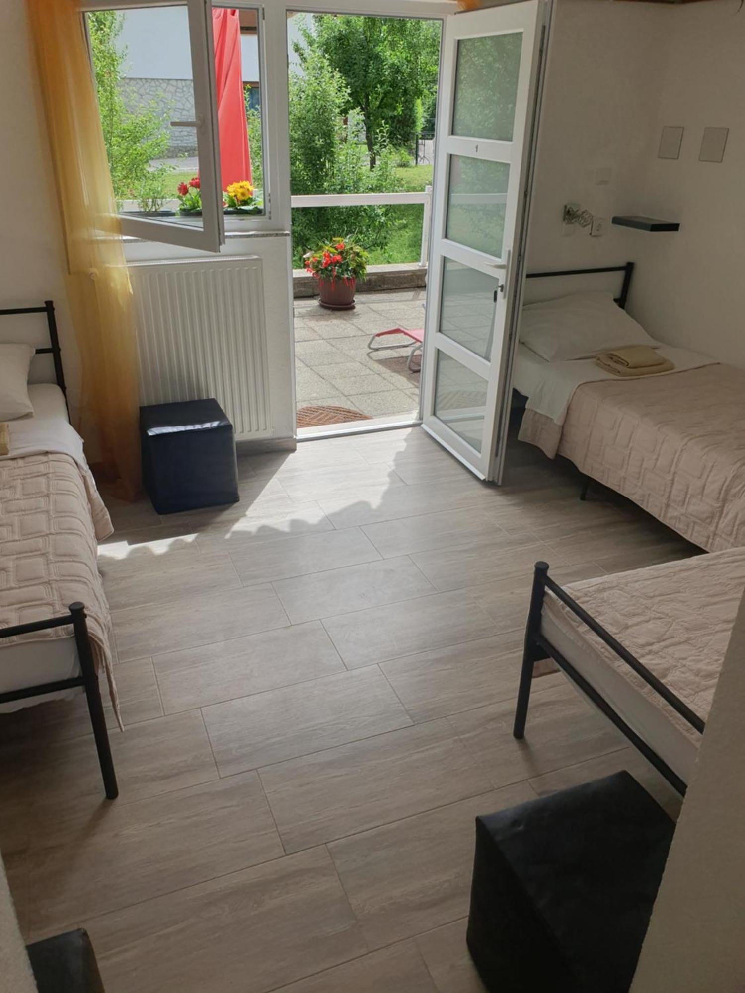 Guesthouse Nikola Plitvička Jezera Rom bilde