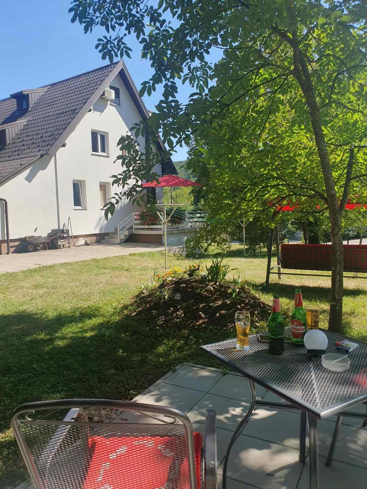Guesthouse Nikola Plitvička Jezera Eksteriør bilde