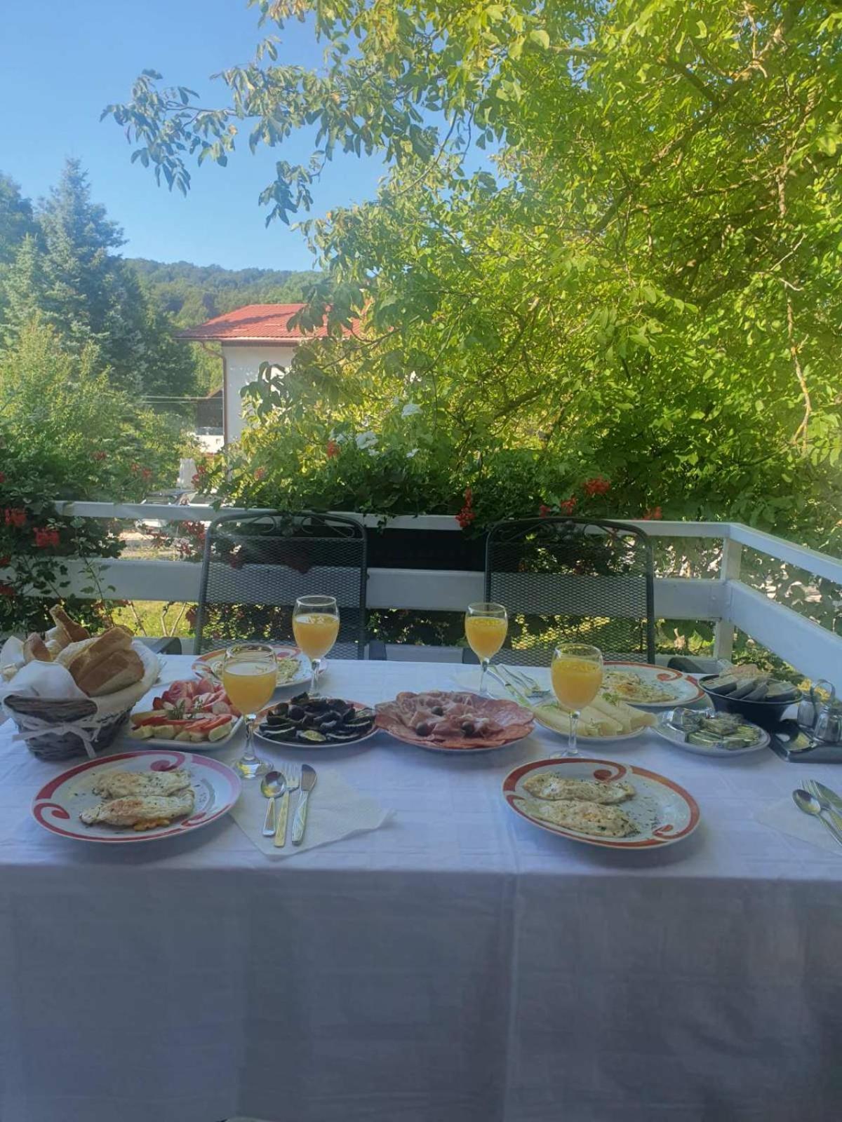 Guesthouse Nikola Plitvička Jezera Eksteriør bilde